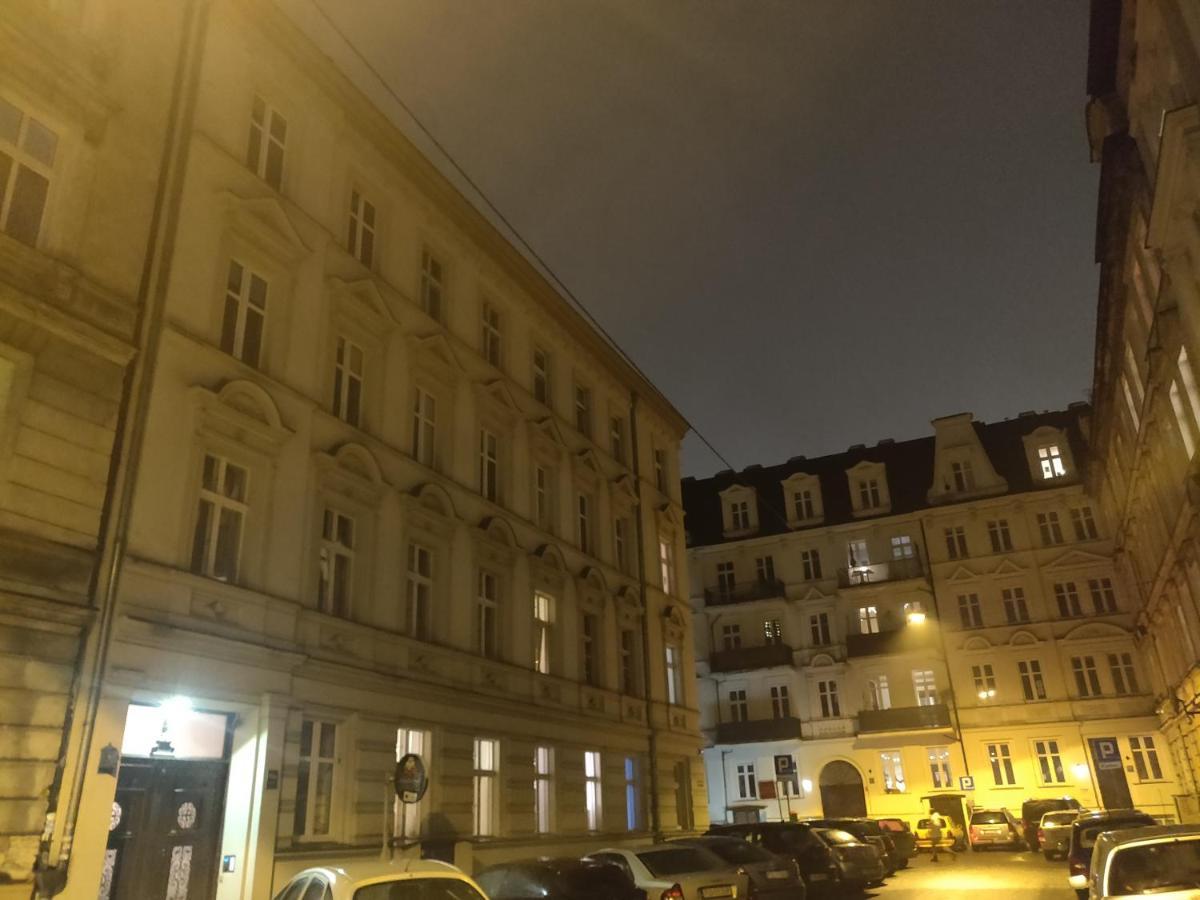 Apartament Copernicus Apartment Poznan Bagian luar foto